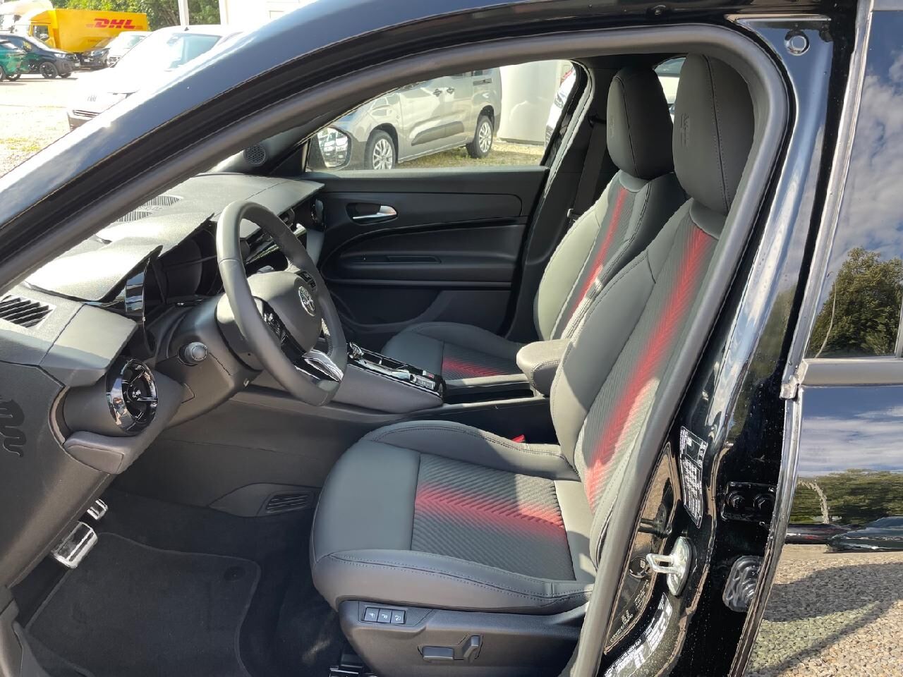 ALFA ROMEO Junior Ibrida TI 107 KW 48-V-Hybrid Ansicht 6 für Fahrzeugdetailseite