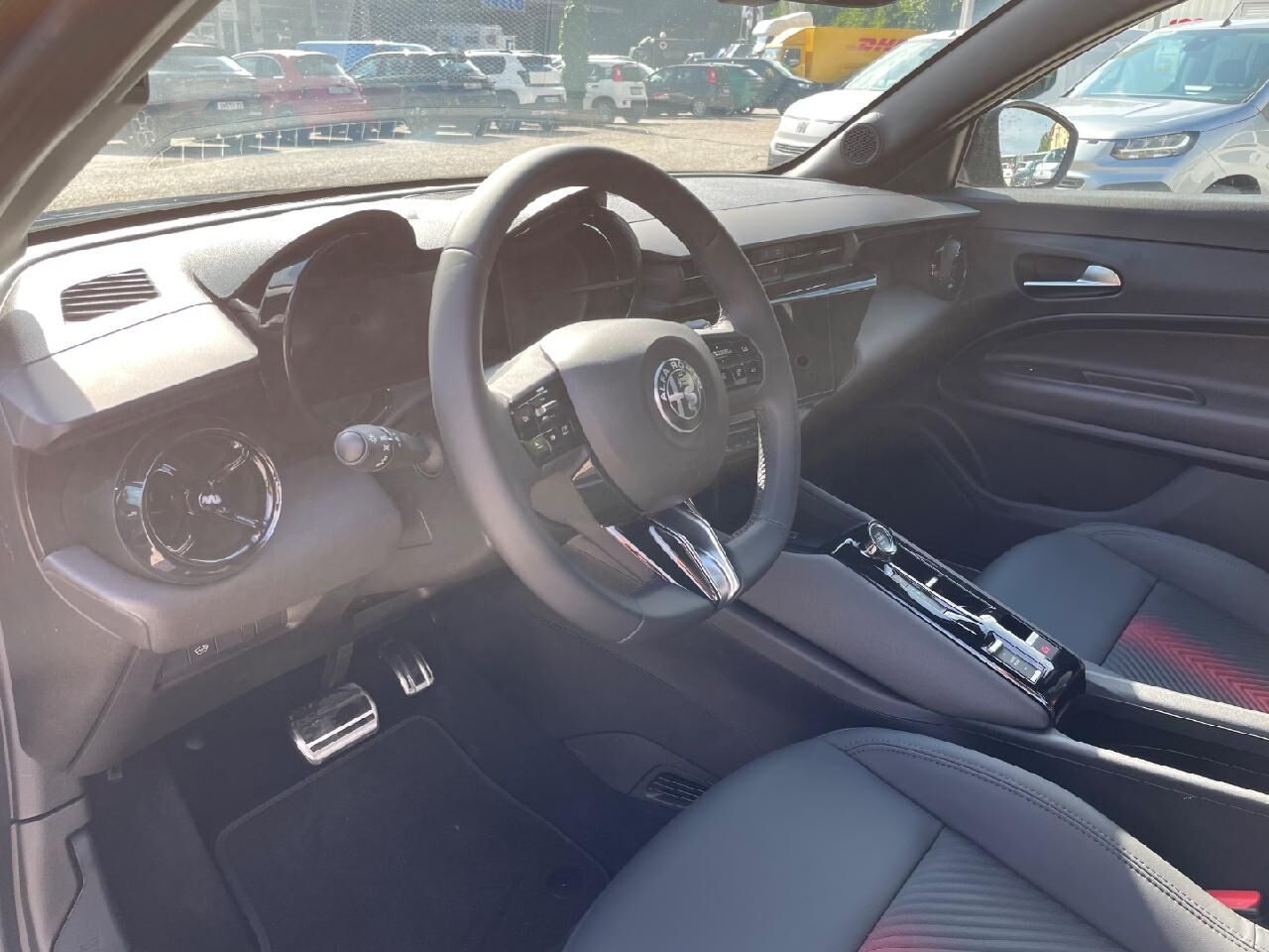 ALFA ROMEO Junior Ibrida TI 107 KW 48-V-Hybrid Ansicht 7 für Fahrzeugdetailseite