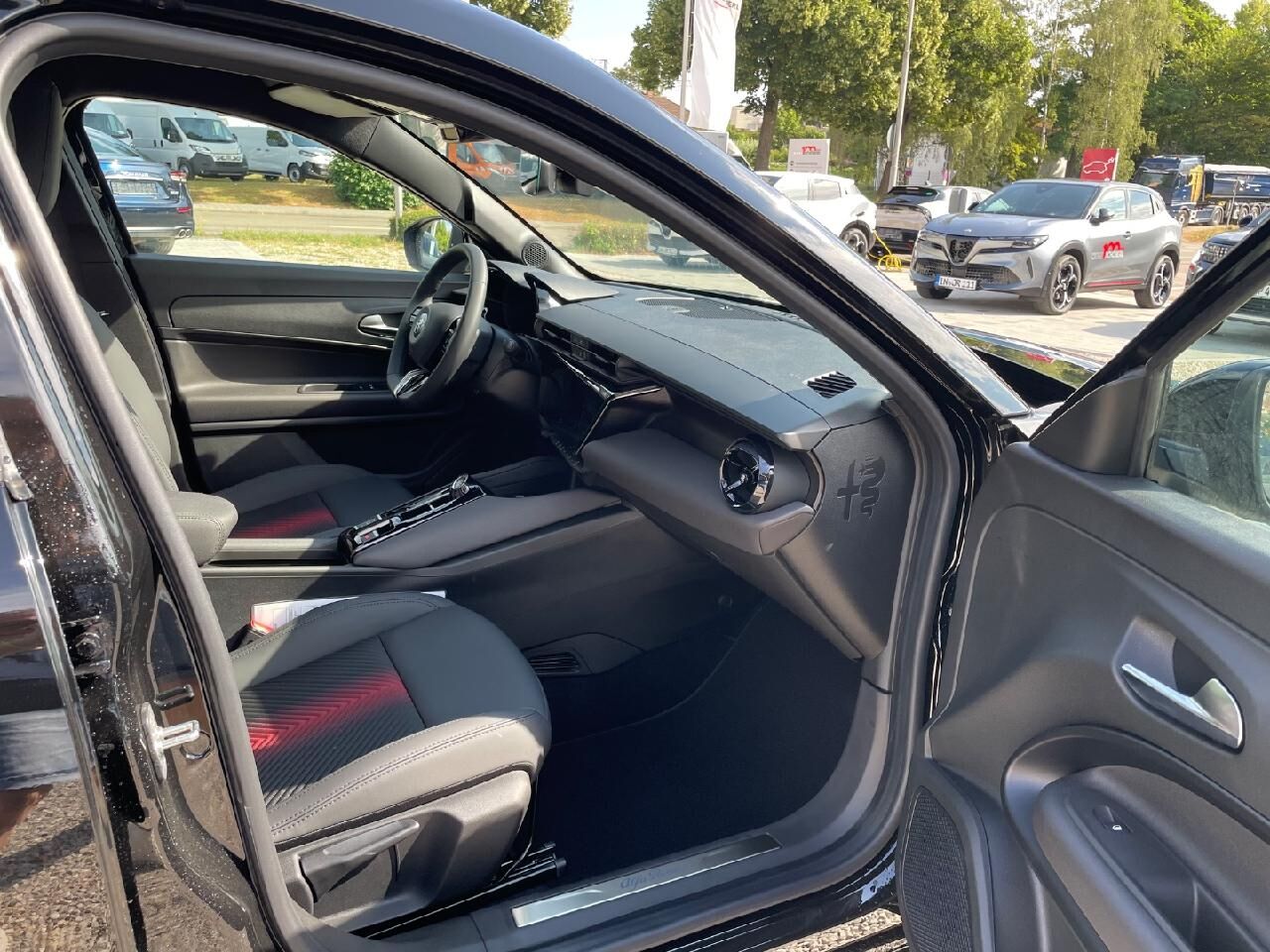 ALFA ROMEO Junior Ibrida TI 107 KW 48-V-Hybrid Ansicht 9 für Fahrzeugdetailseite