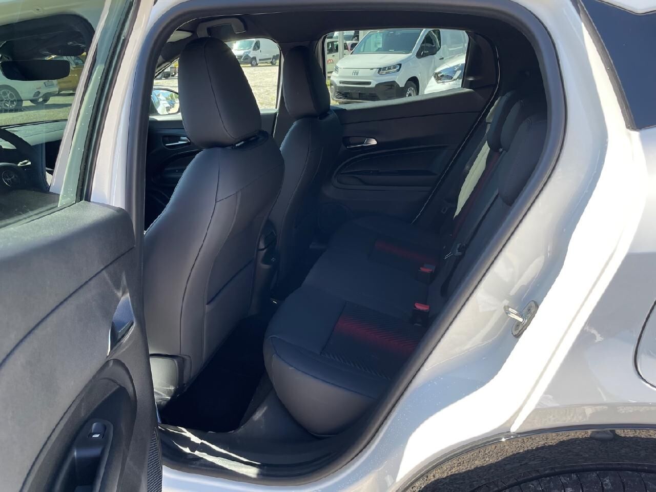 ALFA ROMEO Junior Elettrica 115 kW TI Ansicht 11 für Fahrzeugdetailseite