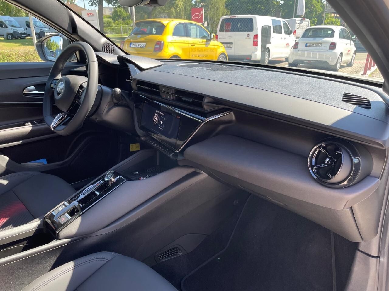 ALFA ROMEO Junior Elettrica 115 kW TI Ansicht 8 für Fahrzeugdetailseite