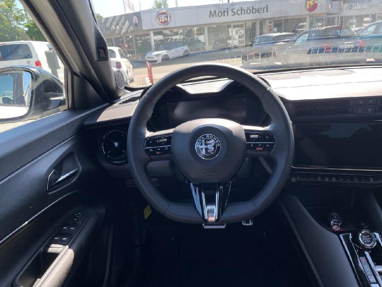ALFA ROMEO Junior Elettrica 115 kW TI Ansicht 9 für Fahrzeugdetailseite