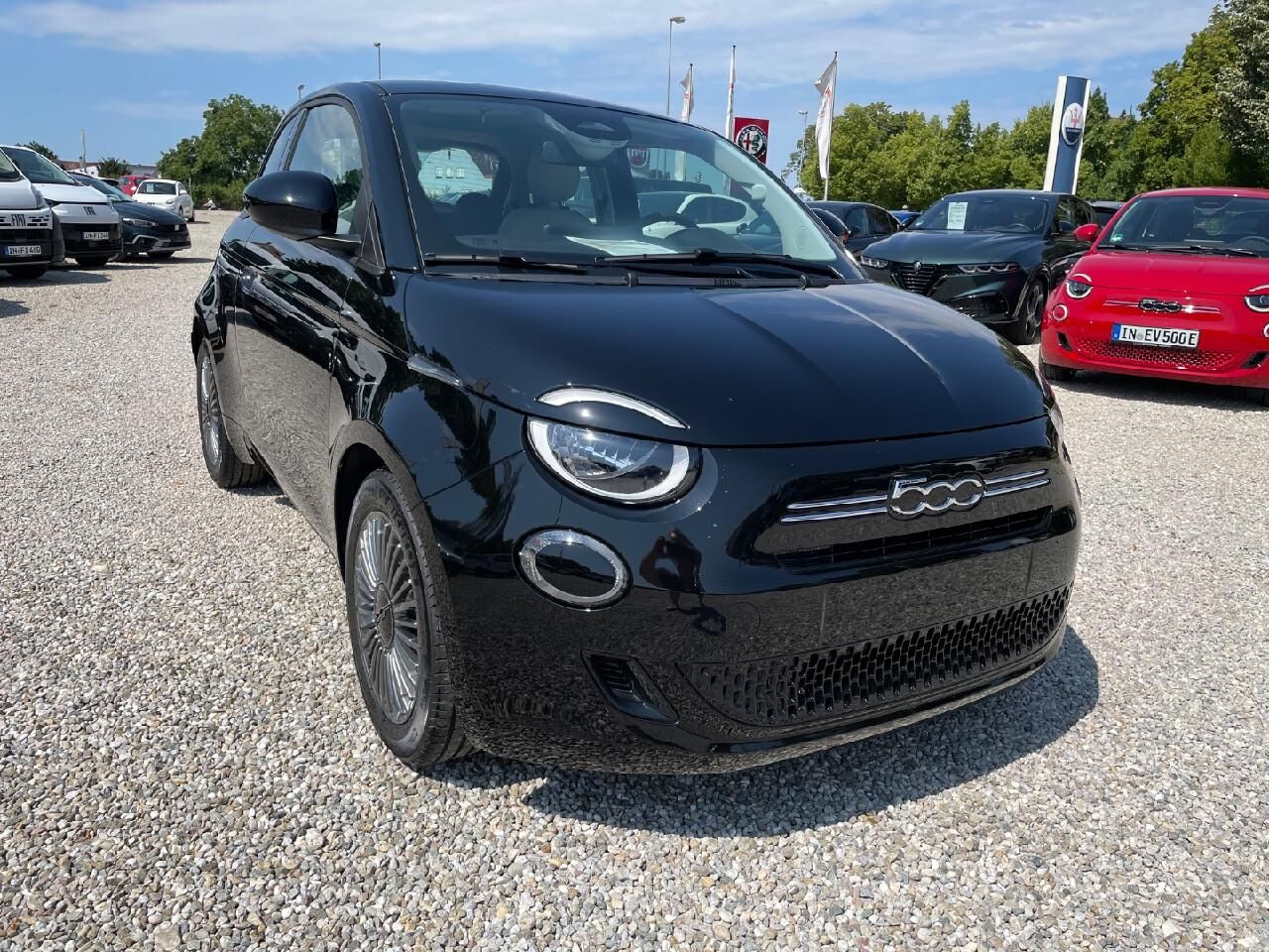 FIAT 500 Lim. 1.0 Hybrid 48 kW Icon Komfort-Paket Ansicht 2 für Fahrzeugdetailseite