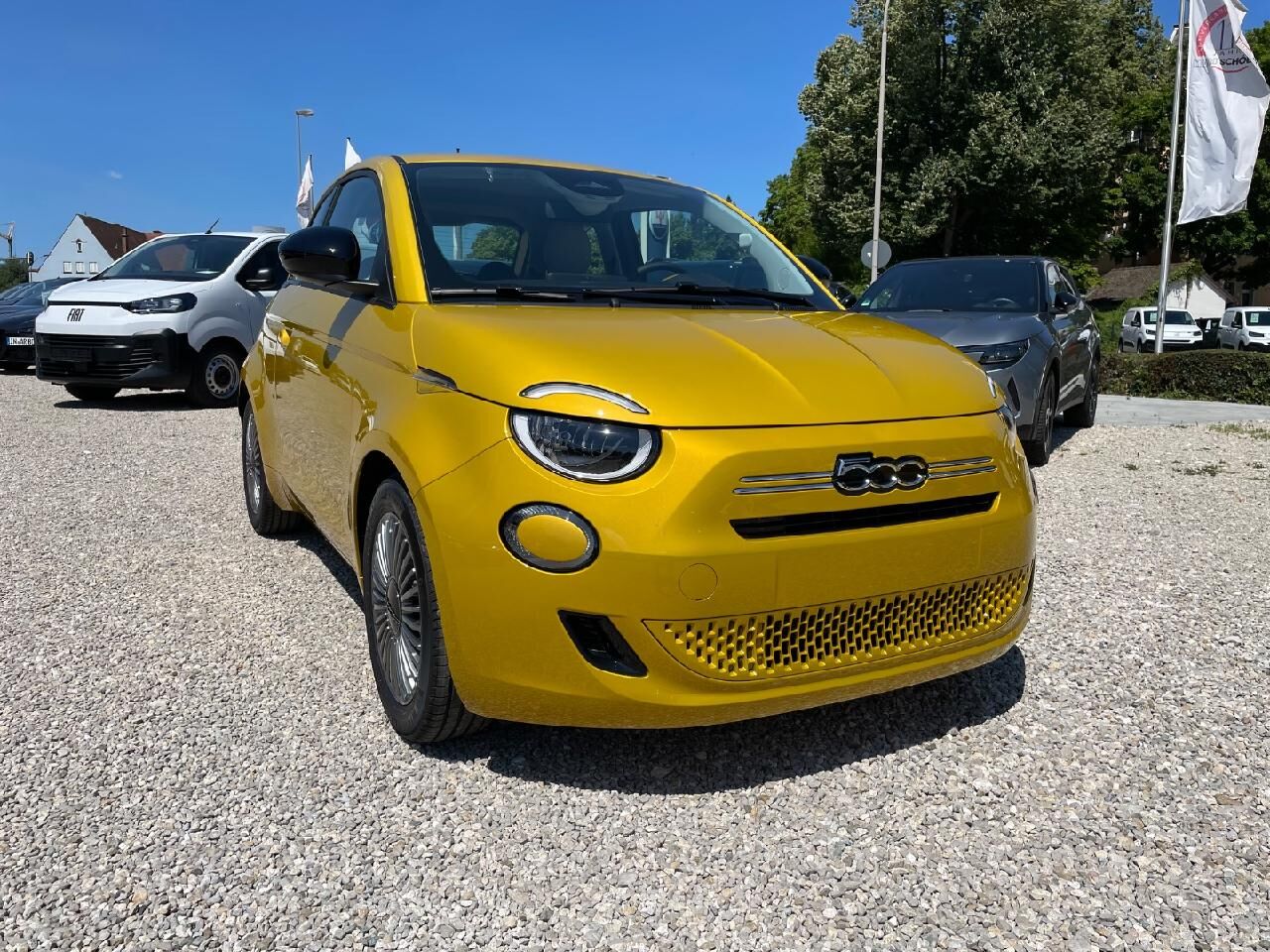 FIAT 500 Lim. 1.0 Hybrid 48 kW Icon inkl. Komfort-Pake Ansicht 2 für Fahrzeugdetailseite