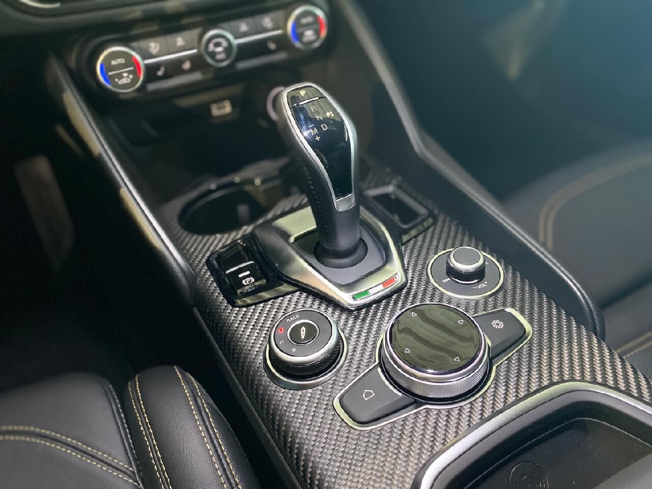 ALFA ROMEO Andere Quadrifoglio Oro Ansicht 20 für Fahrzeugdetailseite