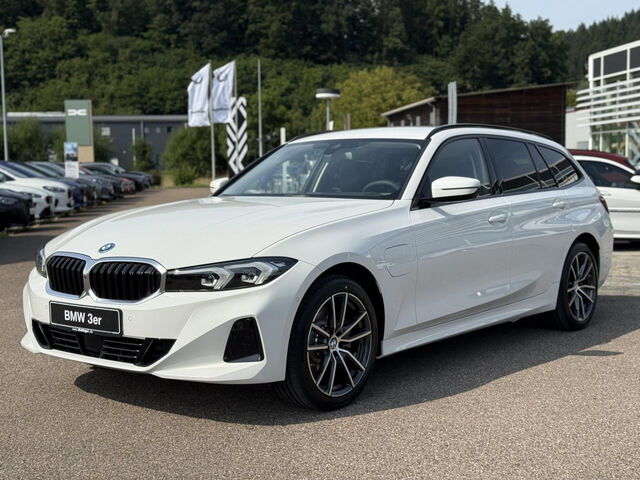 BMW 330 e xDrive Touring LED HUD AHK 18 Ansicht 4 für Fahrzeugdetailseite