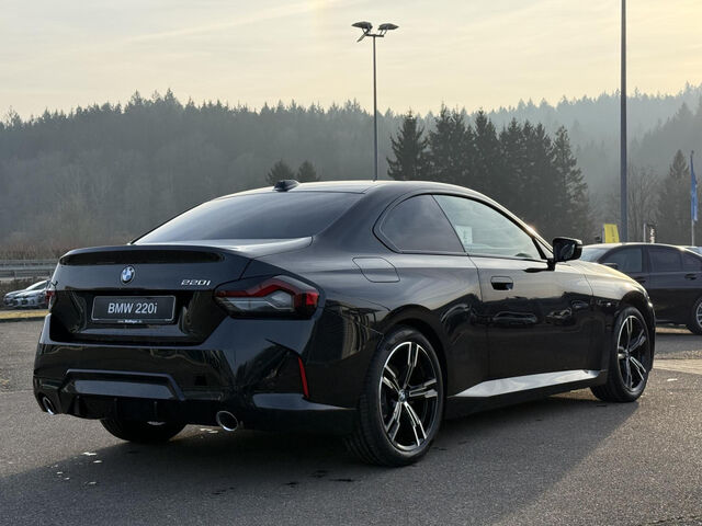 BMW 220 i CoupÃ© M Sport Parkassis Plus H/R Inno Ansicht 8 für Fahrzeugdetailseite