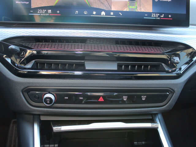 BMW 320 i T.M Sport PanoD.AHK ACC HUD Lenkradh.Park+ Ansicht 11 für Fahrzeugdetailseite