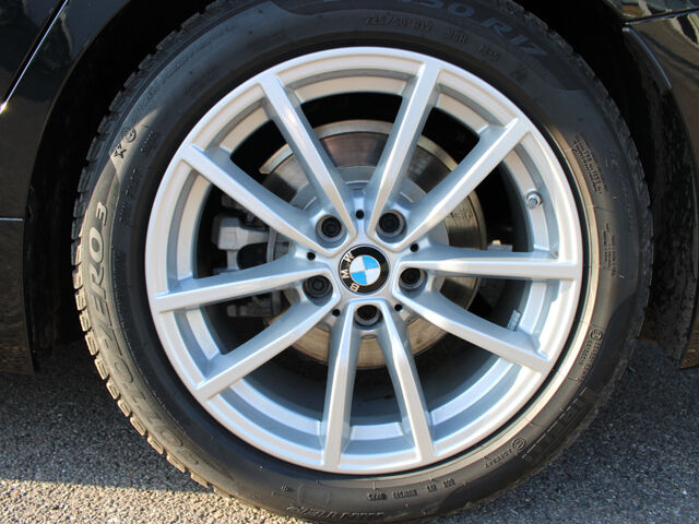 BMW 320 i T.M Sport PanoD.AHK ACC HUD Lenkradh.Park+ Ansicht 7 für Fahrzeugdetailseite