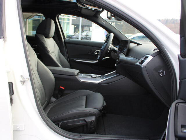 BMW 320 i T.M Sport PanoD.AHK ACC HUD Lenkradh.Park+ Ansicht 10 für Fahrzeugdetailseite