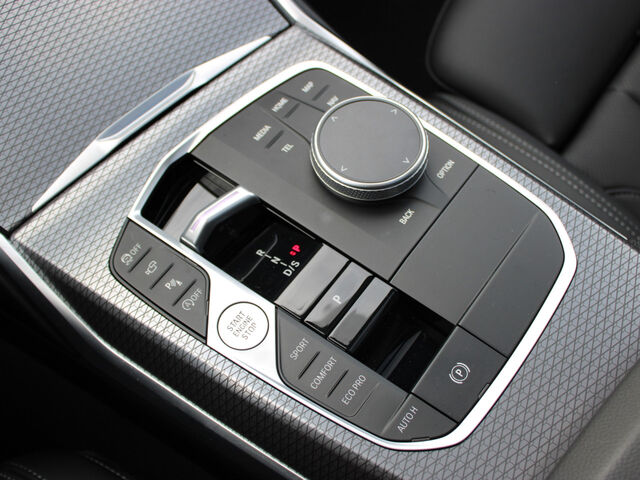 BMW 320 i T.M Sport PanoD.AHK ACC HUD Lenkradh.Park+ Ansicht 14 für Fahrzeugdetailseite