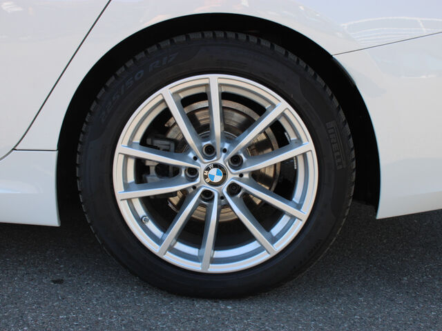 BMW 320 i T.M Sport PanoD.AHK ACC HUD Lenkradh.Park+ Ansicht 8 für Fahrzeugdetailseite