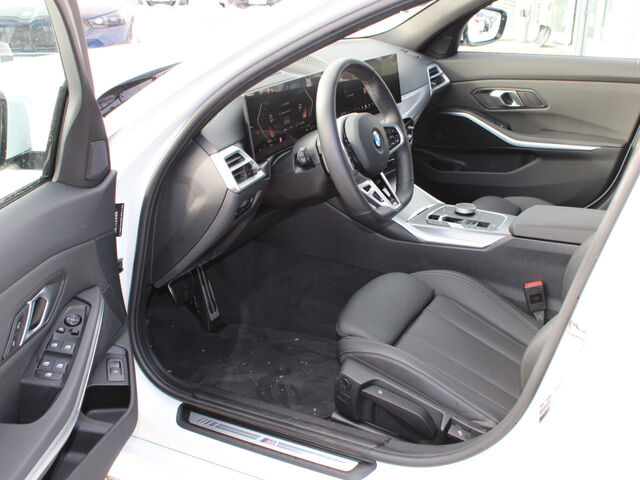 BMW 320 i T.M Sport PanoD.AHK ACC HUD Lenkradh.Park+ Ansicht 9 für Fahrzeugdetailseite