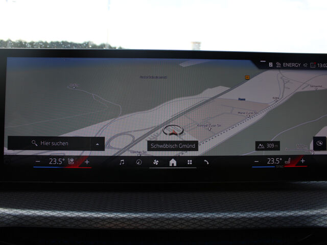 BMW 320 i T.M Sport PanoD.AHK ACC HUD Lenkradh.Park+ Ansicht 11 für Fahrzeugdetailseite