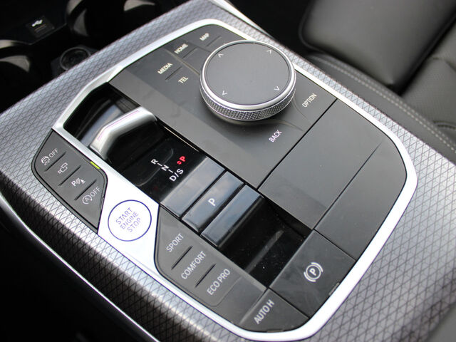 BMW 320 i T.M Sport PanoD.AHK ACC HUD Lenkradh.Park+ Ansicht 15 für Fahrzeugdetailseite