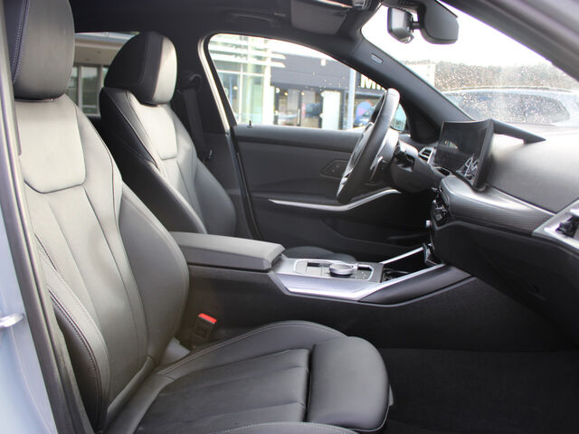 BMW 320 i T.M Sport PanoD.AHK ACC HUD Lenkradh.Park+ Ansicht 8 für Fahrzeugdetailseite
