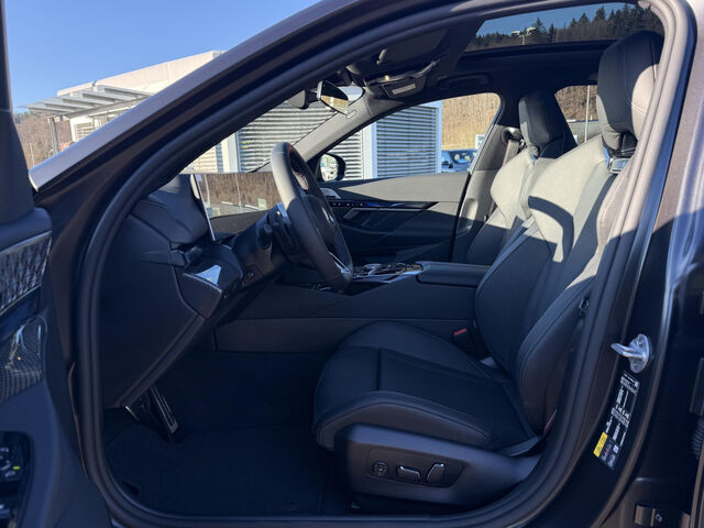 BMW i5 M60 xDrive Limo M Sport Pro B&W AHK Pano Komf.z Ansicht 11 für Fahrzeugdetailseite