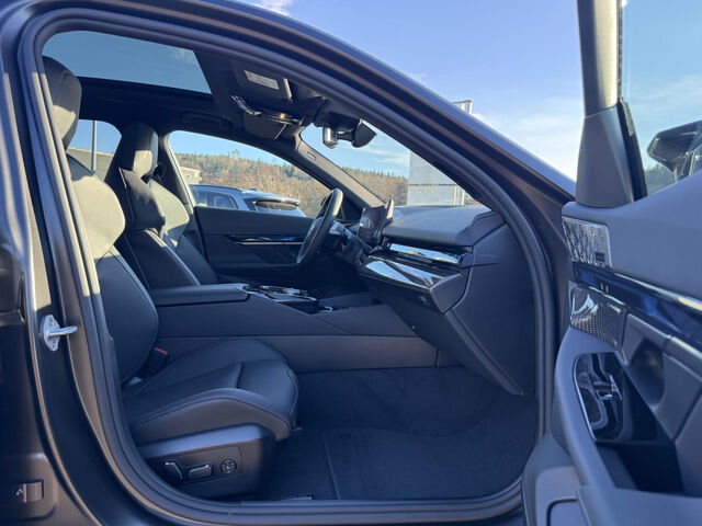 BMW i5 M60 xDrive Limo M Sport Pro B&W AHK Pano Komf.z Ansicht 13 für Fahrzeugdetailseite