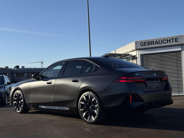 BMW i5 M60 xDrive Limo M Sport Pro B&W AHK Pano Komf.z Ansicht 4 für Fahrzeugdetailseite