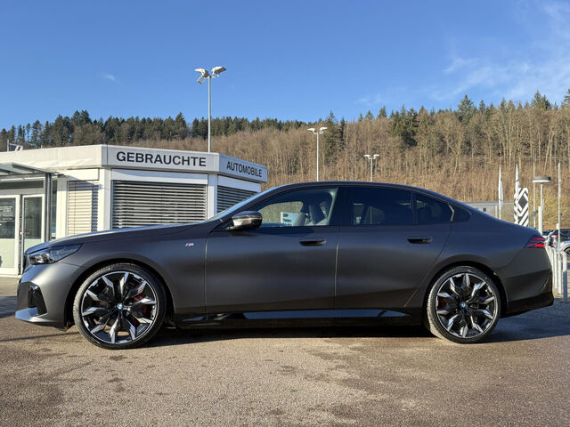 BMW i5 M60 xDrive Limo M Sport Pro B&W AHK Pano Komf.z Ansicht 8 für Fahrzeugdetailseite