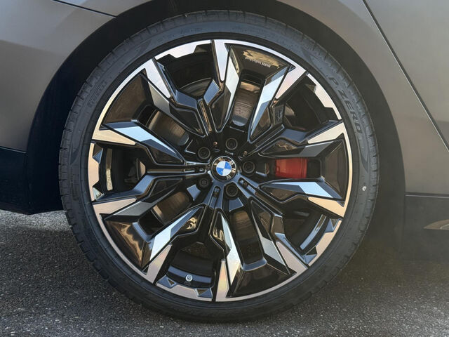 BMW i5 M60 xDrive Limo M Sport Pro B&W AHK Pano Komf.z Ansicht 9 für Fahrzeugdetailseite