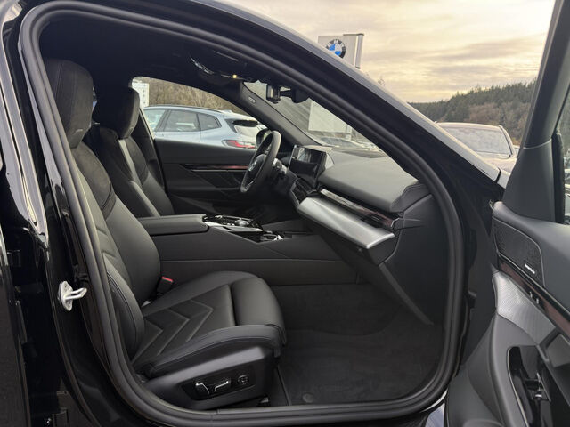 BMW 530 e xDrive Limo M Sport InnoPaket H/K DrivAss Plu Ansicht 13 für Fahrzeugdetailseite