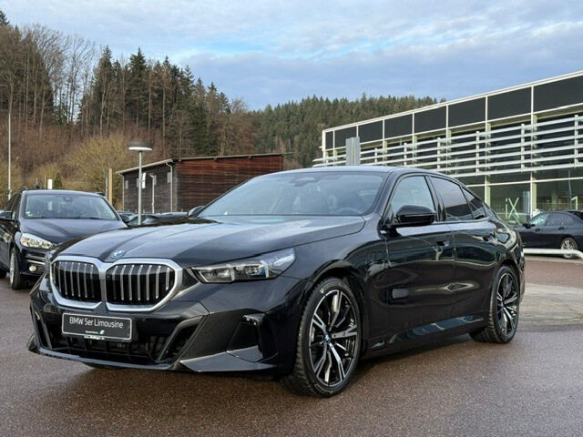 BMW 530 e xDrive Limo M Sport InnoPaket H/K DrivAss Plu Ansicht 4 für Fahrzeugdetailseite