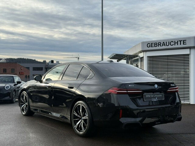 BMW 530 e xDrive Limo M Sport InnoPaket H/K DrivAss Plu Ansicht 5 für Fahrzeugdetailseite