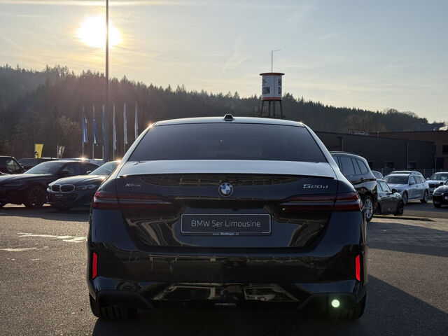 BMW 520 d xdrive Limo M Sport Pro B&W AHK HUD Lenkradhe Ansicht 7 für Fahrzeugdetailseite
