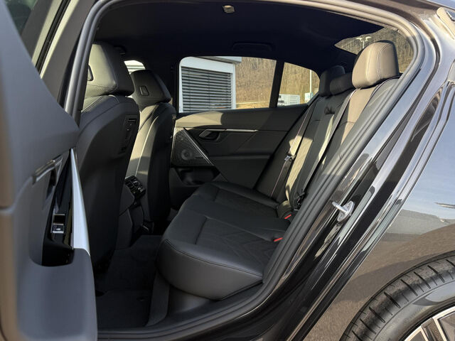 BMW 530 e xDrive Limo M Sport Pro B&W AHK  Travel Paket Ansicht 13 für Fahrzeugdetailseite