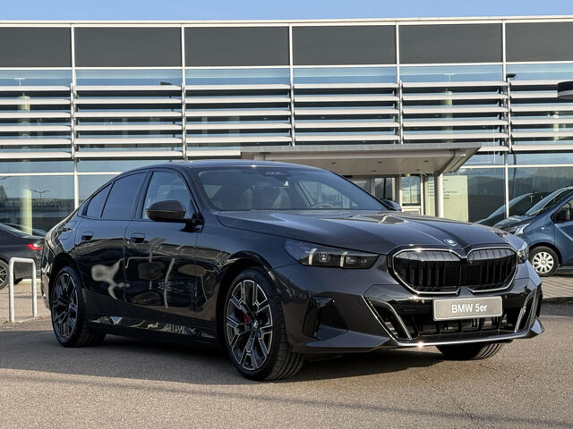 BMW 530 e xDrive Limo M Sport Pro B&W AHK  Travel Paket Ansicht 2 für Fahrzeugdetailseite