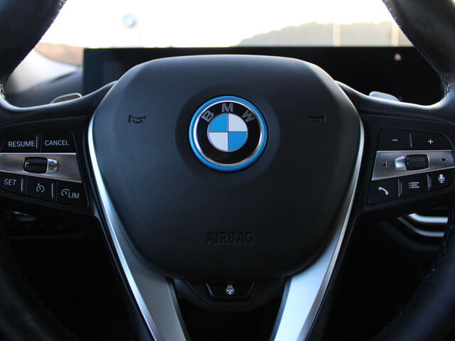 BMW 330 e T. FACELIFT LivePlus Sitz-/Lenkradh. AHK Ansicht 10 für Fahrzeugdetailseite