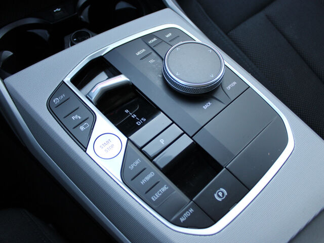 BMW 330 e T. FACELIFT LivePlus Sitz-/Lenkradh. AHK Ansicht 14 für Fahrzeugdetailseite