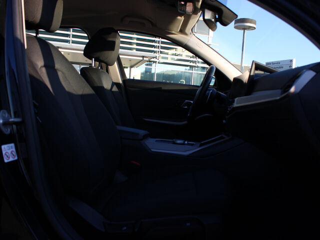 BMW 330 e T. FACELIFT LivePlus Sitz-/Lenkradh. AHK Ansicht 7 für Fahrzeugdetailseite