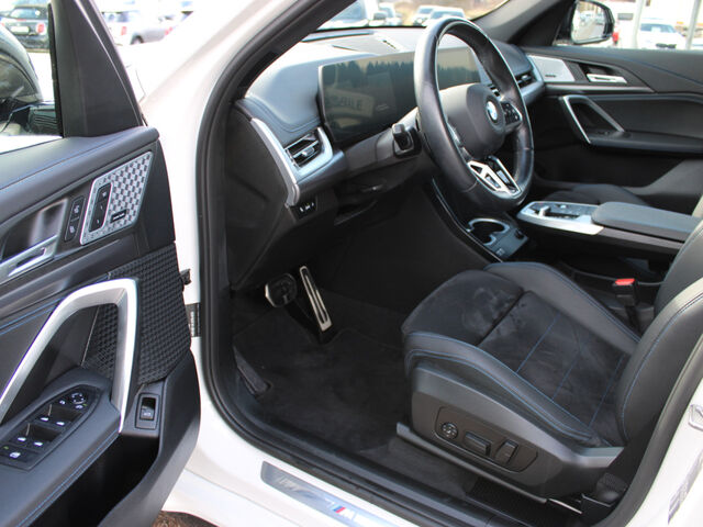BMW X1 s18d M Sport PanoD.Kamera Ha/Ka.Ad-Fahrw.AHK Ansicht 10 für Fahrzeugdetailseite