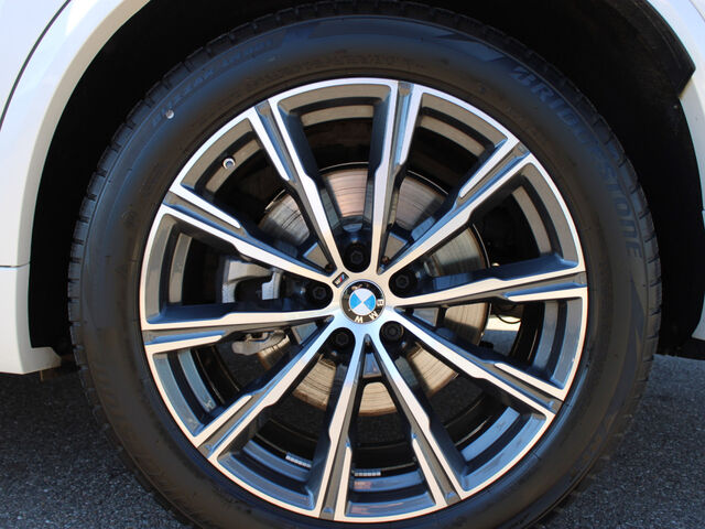 BMW X5 x30d M Sport Sky IntAktL.SurView ACC Soft AHK Ansicht 8 für Fahrzeugdetailseite