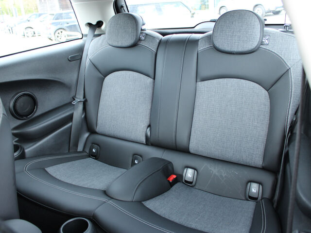 MINI Cooper Classic DKG Apple LED DAB+ Ansicht 11 für Fahrzeugdetailseite