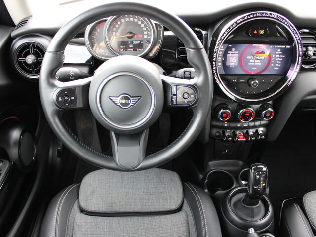 MINI Cooper Classic DKG Apple LED DAB+ Ansicht 12 für Fahrzeugdetailseite