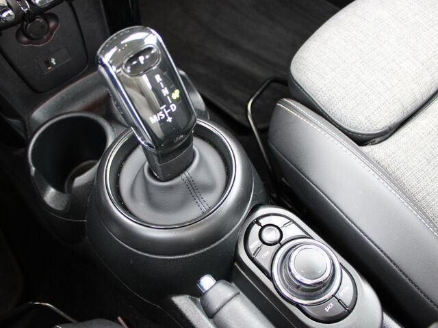 MINI Cooper Classic DKG Apple LED DAB+ Ansicht 13 für Fahrzeugdetailseite