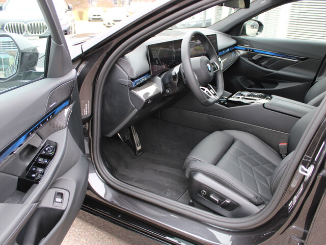 BMW 520 d T.M Sport ACC SuView.Standh.Sitzbel.AHK 20 Ansicht 9 für Fahrzeugdetailseite