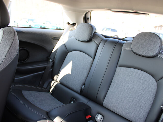 MINI Cooper Classic DKG Apple LED DAB+ Ansicht 11 für Fahrzeugdetailseite