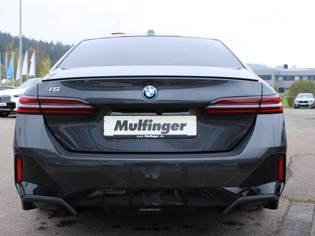 BMW i5 x40 M Sport Pro PanoD.SurView ACC KomfS+Bel. Ansicht 6 für Fahrzeugdetailseite