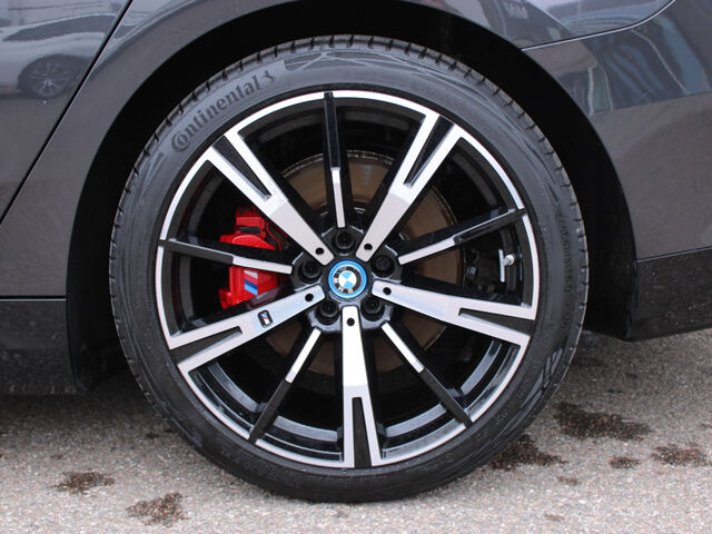 BMW i5 x40 M Sport Pro PanoD.SurView ACC KomfS+Bel. Ansicht 8 für Fahrzeugdetailseite