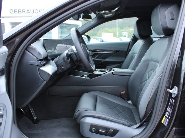 BMW i5 x40 M Sport Pro PanoD.SurView ACC KomfS+Bel. Ansicht 9 für Fahrzeugdetailseite