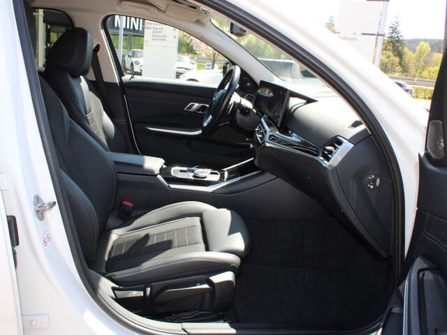 BMW 320 d T.xDr.Sports.ACC Standh.LivePro.Kamera H/K Ansicht 9 für Fahrzeugdetailseite
