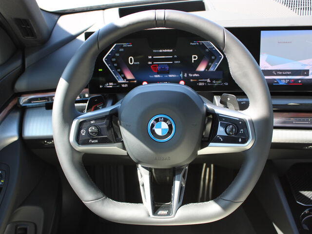 BMW 550 e M Sport ACC IntAkt.PanoD.Icon.Sitzbel.360Â° Ansicht 13 für Fahrzeugdetailseite