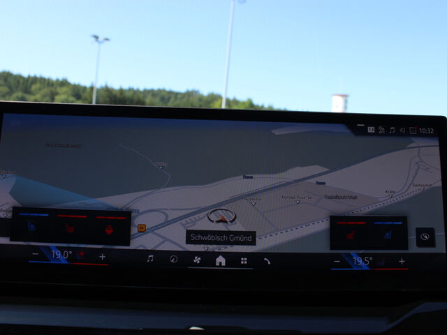 BMW 550 e M Sport ACC IntAkt.PanoD.Icon.Sitzbel.360Â° Ansicht 15 für Fahrzeugdetailseite