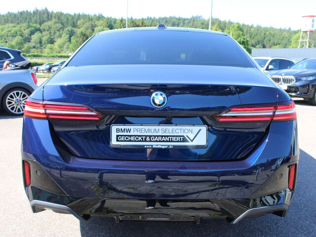 BMW 550 e M Sport ACC IntAkt.PanoD.Icon.Sitzbel.360Â° Ansicht 7 für Fahrzeugdetailseite