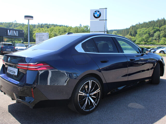 BMW 550 e M Sport ACC IntAkt.PanoD.Icon.Sitzbel.360Â° Ansicht 8 für Fahrzeugdetailseite