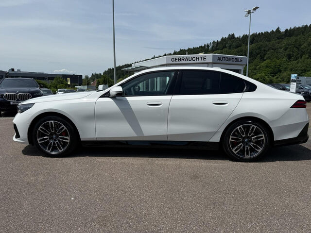 BMW 520 d xDrive Limo M Pro DrivAssPlus SHZ H/K AHK 19 Ansicht 5 für Fahrzeugdetailseite